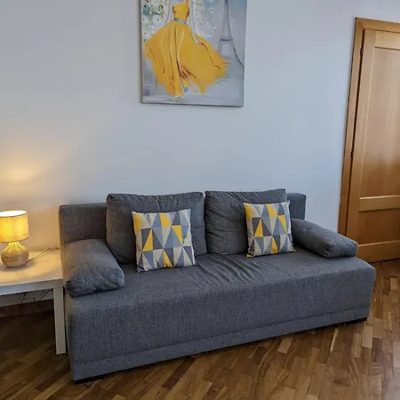 3-bedroom In Town Square アパート