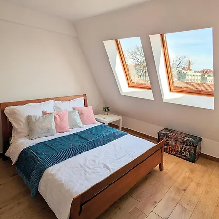 3-bedroom In Town Square アパート *